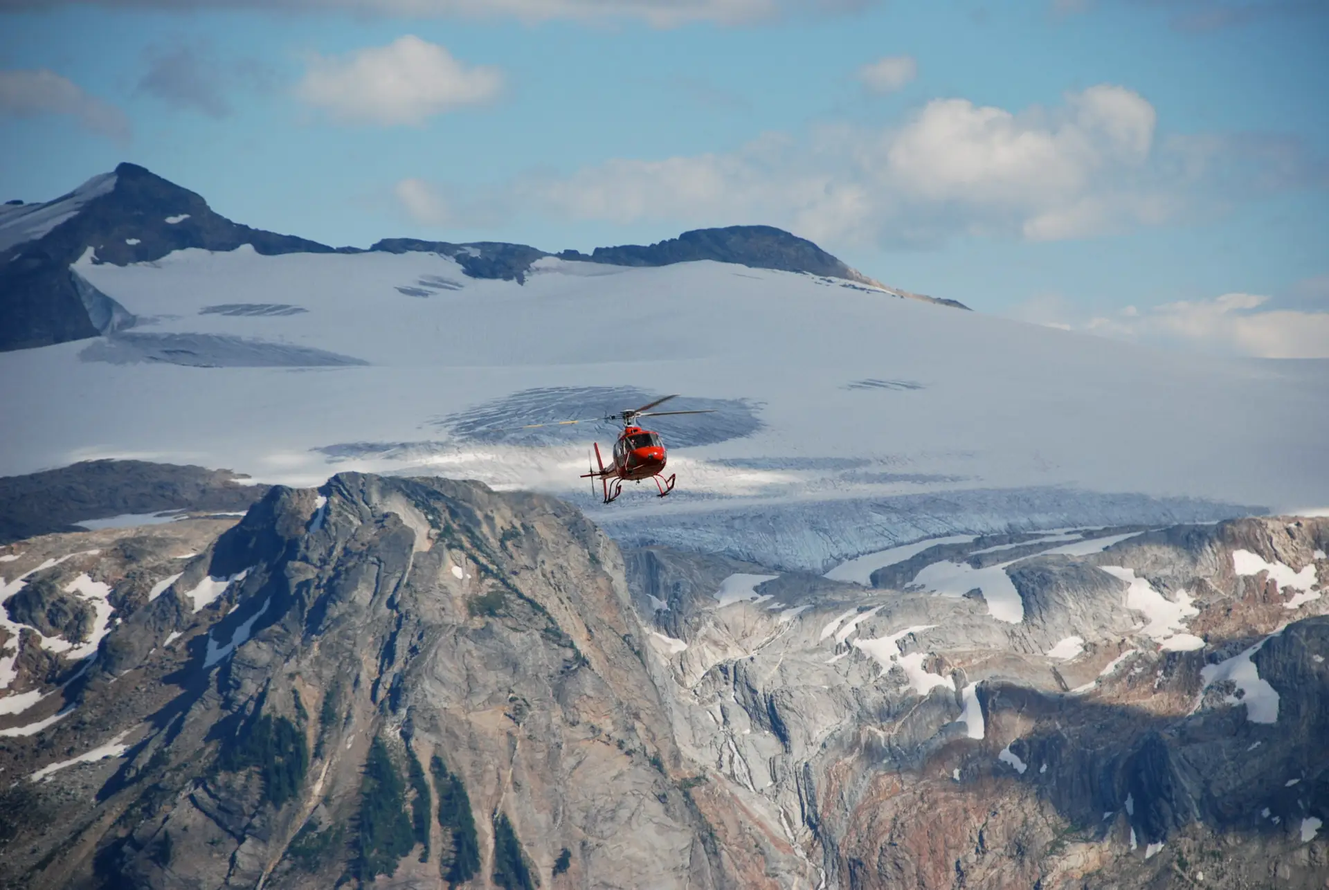 heli-canada-adventures-homepage-helicopter-01